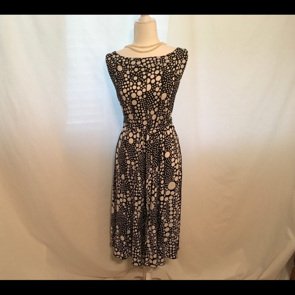 ILE sleeveless dress - size 18
